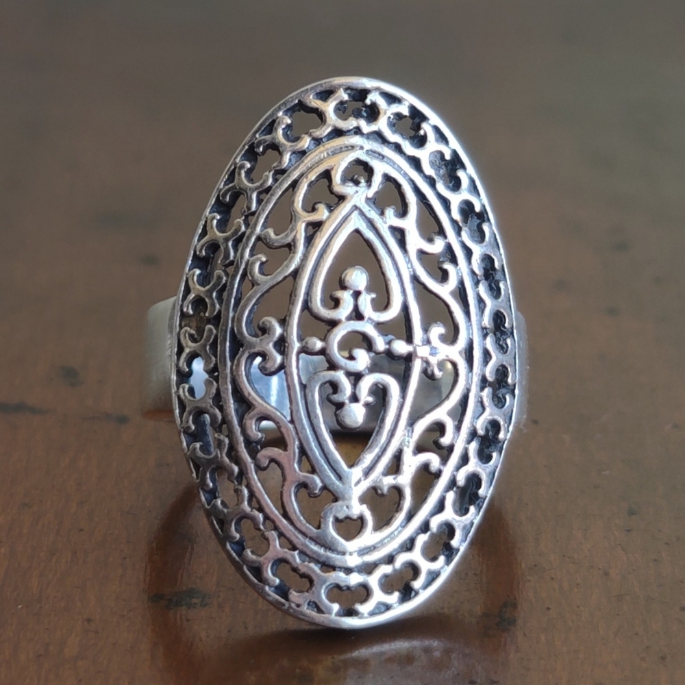 Sterling Silver Oval Detailed Openwork Statement Ring Size 7 - Picture 4 of 12